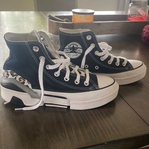 Converse high top women’s size 7
